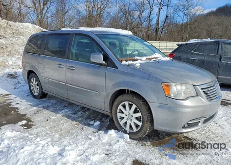 2016 Chrysler Town & Country Touring из США, поврежденный, VIN 2C4RC1BG7GR296746